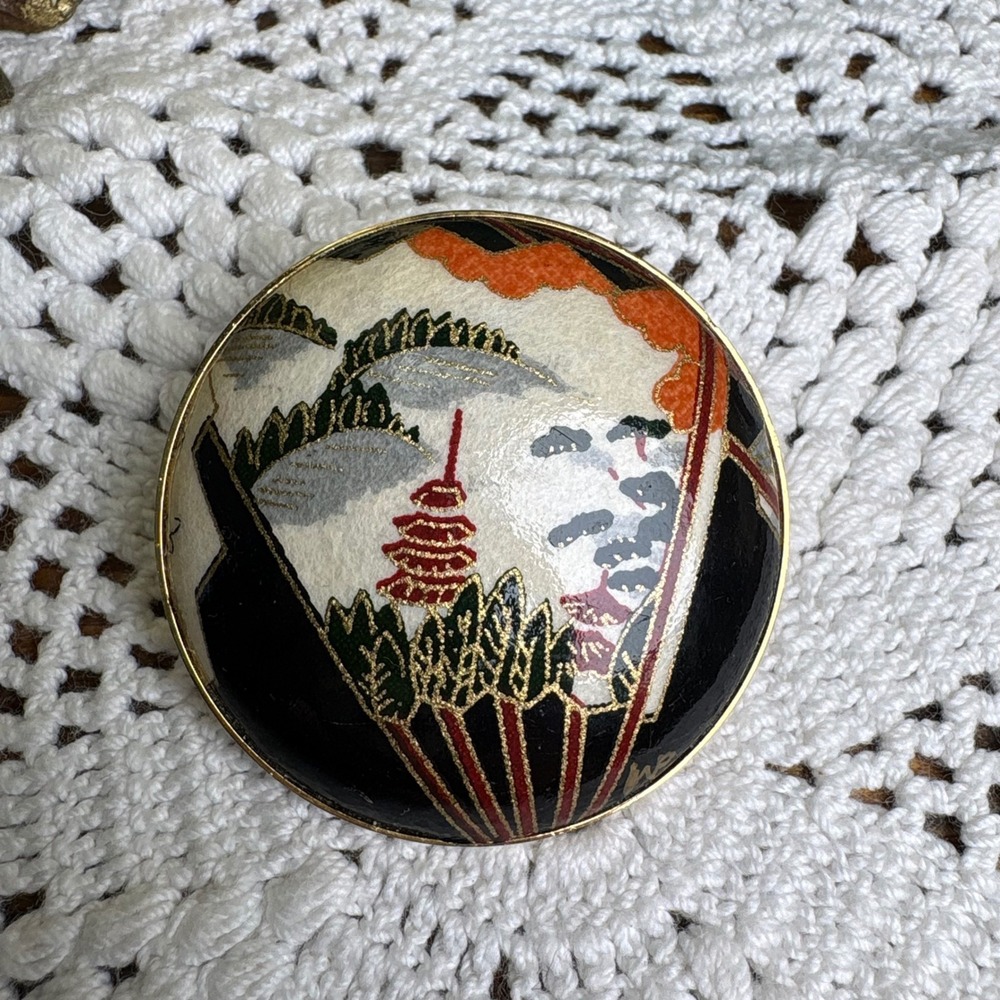 Vintage Unbranded Black Brooch Pendant Japanese Pagoda Gold Tone Enamel